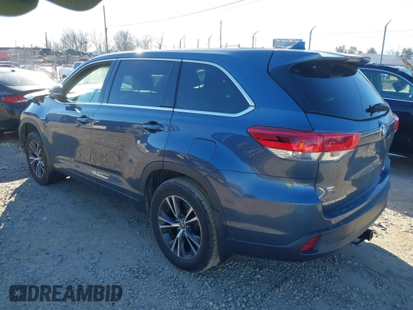 2018 Toyota Highlander LE with VIN 5TDBZRFH2JS818635, listed as a IAAI auction lot 41363485 with 120,948 mi miles and . Bid and sale history available at DreamBid. Image 3.