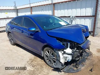 2024 Kia Forte LXS z VIN 3KPF24AD2RE724435, wystawiony jako IAAI lot #42001449 z przebiegiem 26 962 mil mil oraz . Historia ofert i sprzedaży dostępna na DreamBid. Obrazek 1.