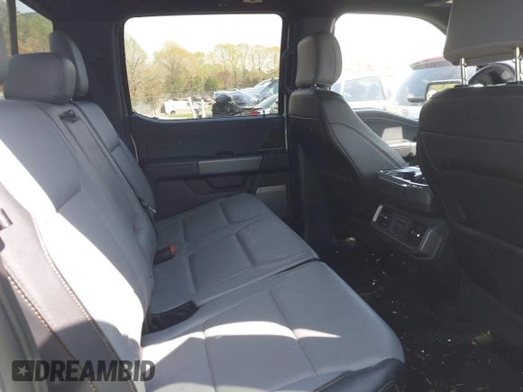 2023 Ford F-150 Lightning Pro z VIN 1FTVW1EV1PWG17610, wystawiony jako IAAI lot #41929636 z przebiegiem 44 428 mil mil oraz . Historia ofert i sprzedaży dostępna na DreamBid. Obrazek 8.