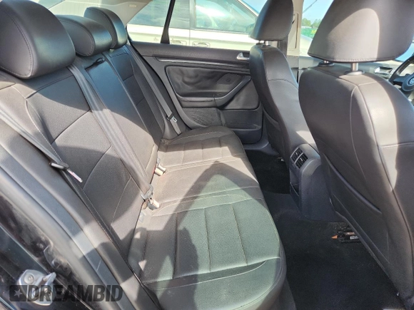 2010 Volkswagen Jetta Wolfsburg Edition with VIN 3VWRJ7AJ5AM046732, listed as a Copart auction lot 62901815 with 175,863 mi miles and Salvage title. Bid and sale history available at DreamBid. Image 10.