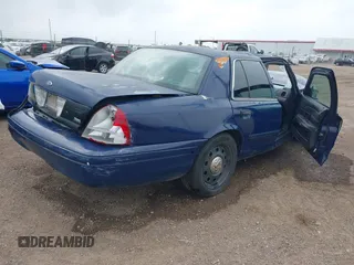 2010 Ford Police Interceptor z VIN 2FABP7BV8AX117615, wystawiony jako IAAI lot #42204261 z przebiegiem Nie podano mil oraz . Historia ofert i sprzedaży dostępna na DreamBid. Obrazek 4.