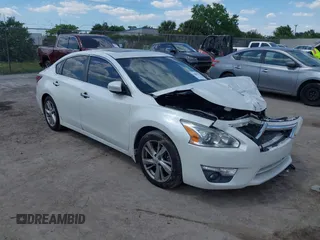 2014 Nissan Altima 2.5 S with VIN 1N4AL3AP1EC113007, listed as a IAAI auction lot 41885777 with 92,941 mi miles. Bid and sale history available at carsss.com. Image 1.