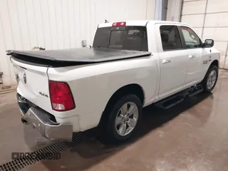 2015 Ram 1500 Big Horn z VIN 1C6RR7LT3FS519298, wystawiony jako IAAI lot #41724865 z przebiegiem 123 385 mil mil oraz . Historia ofert i sprzedaży dostępna na DreamBid. Obrazek 4.