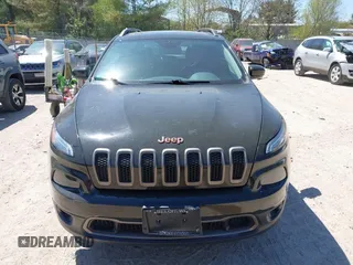 2017 Jeep Cherokee Latitude z VIN 1C4PJMCB9HW512395, wystawiony jako IAAI lot #42161258 z przebiegiem 67 584 mil mil oraz . Historia ofert i sprzedaży dostępna na DreamBid. Obrazek 12.