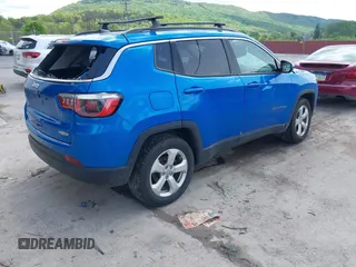 2018 Jeep Compass Altitude z VIN 3C4NJDBB0JT142314, wystawiony jako IAAI lot #42208895 z przebiegiem 119 459 mil mil oraz . Historia ofert i sprzedaży dostępna na DreamBid. Obrazek 4.