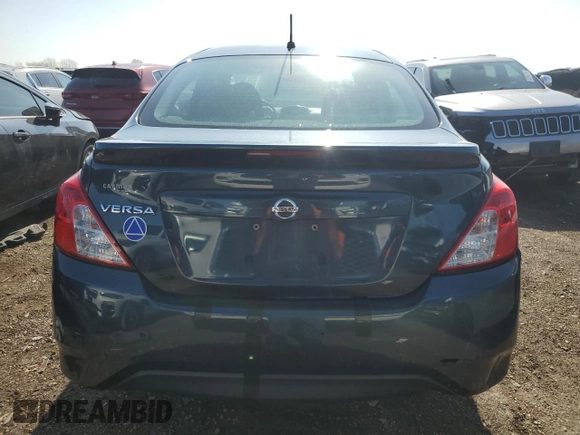 2016 Nissan Versa S z VIN 3N1CN7AP0GL913005, wystawiony jako Copart lot #52431875 z przebiegiem 125 491 mil mil oraz Szkoda całkowita • Salvage title. Historia ofert i sprzedaży dostępna na DreamBid. Obrazek 6.