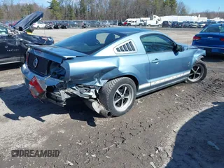 2008 Ford Mustang Deluxe with VIN 1ZVHT80NX85135471, listed as a IAAI auction lot 41985289 with 148,952 mi miles. Bid and sale history available at carsss.com. Image 4.
