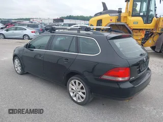 2010 Volkswagen Jetta TDI z VIN 3VWTL7AJ2AM616637, wystawiony jako IAAI lot #29988120 z przebiegiem 169 116 mil mil oraz . Historia ofert i sprzedaży dostępna na DreamBid. Obrazek 3.