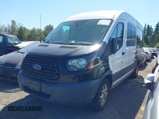2015 Ford Transit Cargo z VIN 1FTYR2CM4FKA84548, wystawiony jako IAAI lot #42561069 z przebiegiem 174 469 mil mil oraz . Historia ofert i sprzedaży dostępna na DreamBid. Obrazek 2.