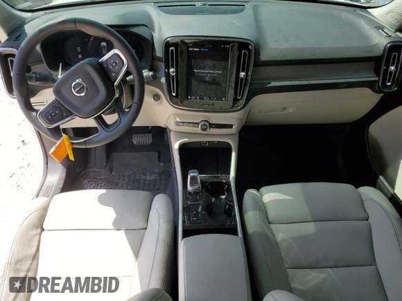 2024 Volvo XC40 Ultimate Dark Theme z VIN YV4L12UM7R2314522, wystawiony jako Copart lot #54007415 z przebiegiem 2 865 mil mil oraz Szkoda całkowita • Salvage title. Historia ofert i sprzedaży dostępna na DreamBid. Obrazek 8.