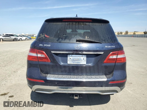 2013 Mercedes-Benz M 350 z VIN 4JGDA2EB8DA150793, wystawiony jako Copart lot #57183305 z przebiegiem 149 616 mil mil oraz Szkoda całkowita • Salvage title. Historia ofert i sprzedaży dostępna na DreamBid. Obrazek 6.