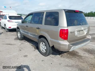 2005 Honda Pilot LX with VIN 2HKYF18125H532381, listed as a IAAI auction lot 42054852 with 236,410 mi miles. Bid and sale history available at carsss.com. Image 3.