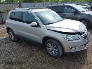 2010 Volkswagen Tiguan SEL с VIN WVGAV7AX7AW501682, выставлен на аукционе IAAI как лот 42377373 с пробегом 135 632 миль миль и . История ставок и продаж доступна на DreamBid. Изображение 1.