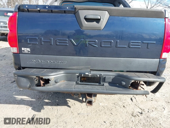 2004 Chevrolet Avalanche Z71 with VIN 3GNEK12TX4G337295, listed as a IAAI auction lot 41543250 with 153,195 mi miles and . Bid and sale history available at DreamBid. Image 15.