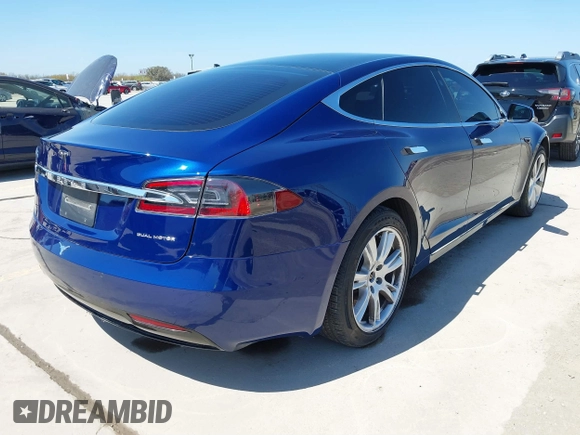 2020 Tesla Model S Long Range with VIN 5YJSA1E25LF401362, listed as a IAAI auction lot 41771363 with 28,015 mi miles. Bid and sale history available at carsss.com. Image 4.