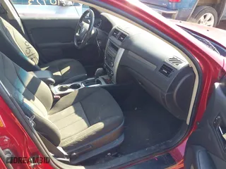 2010 Mercury Milan with VIN 3MEHM0HA5AR639365, listed as a IAAI auction lot 41990723 with 176,122 mi miles. Bid and sale history available at carsss.com. Image 5.