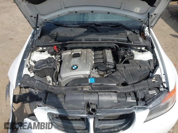 2006 BMW 3 Series 325i with VIN WBAVB13536KX69521, listed as a IAAI auction lot 41832395 with 182,106 mi miles. Bid and sale history available at carsss.com. Image 10.