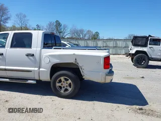 2006 Dodge Dakota SLT with VIN 1D7HE48N86S639435, listed as a IAAI auction lot 41863389 with 173,248 mi miles and . Bid and sale history available at carsss.com. Image 6.