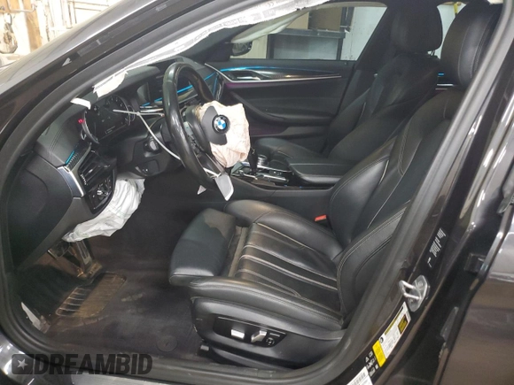2018 BMW 5 Series 540i xDrive z VIN WBAJE7C59JWC56481, wystawiony jako Copart lot #50831085 z przebiegiem 105 558 mil mil oraz Szkoda całkowita • Salvage title. Historia ofert i sprzedaży dostępna na DreamBid. Obrazek 7.