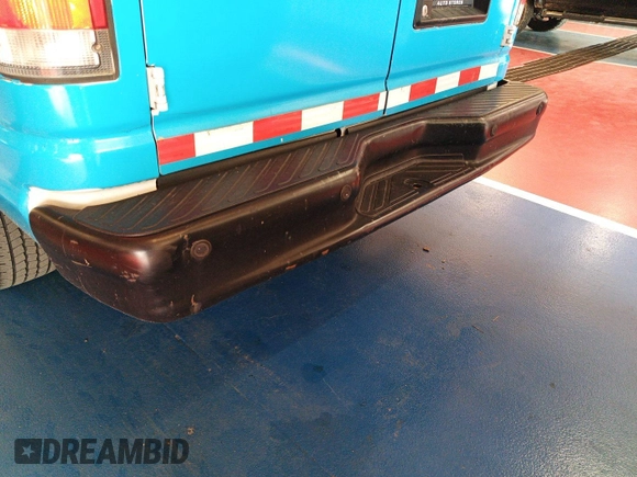 2013 Ford Econoline Cargo Commercial z VIN 1FTNE2EL2DDB26364, wystawiony jako IAAI lot #42854334 z przebiegiem 98 848 mil mil oraz . Historia ofert i sprzedaży dostępna na DreamBid. Obrazek 13.