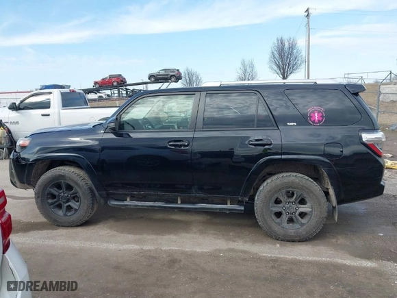 2018 Toyota 4Runner SR5 with VIN JTEBU5JRXJ5579666, listed as a IAAI auction lot 41662876 with 131,909 mi miles. Bid and sale history available at carsss.com. Image 14.