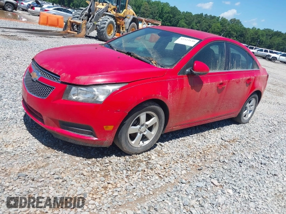 2014 Chevrolet Cruze 1LT z VIN 1G1PC5SB2E7140253, wystawiony jako IAAI lot #42323140 z przebiegiem 103 503 mil mil oraz . Historia ofert i sprzedaży dostępna na DreamBid. Obrazek 2.