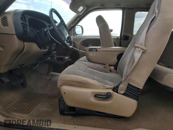 2000 Dodge 1500 with VIN 1B7HC13Z0YJ160752, listed as a Copart auction lot 50951705 with 132,590 mi miles and Salvage Title. Bid and sale history available at DreamBid. Image 7.