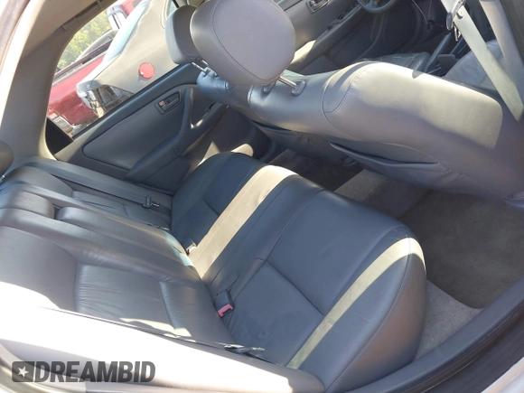 1999 Toyota Camry LE z VIN 4T1BF28K5XU930080, wystawiony jako IAAI lot #41986577 z przebiegiem 145 224 mil mil oraz . Historia ofert i sprzedaży dostępna na DreamBid. Obrazek 8.