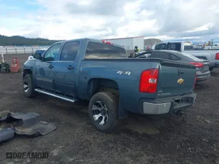 2012 Chevrolet Silverado 1500 LT with VIN 1GCPKSE74CF123098, listed as a IAAI auction lot 41852132 with 146,463 mi miles. Bid and sale history available at carsss.com. Image 3.