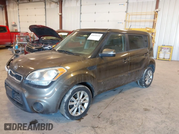 2012 Kia Soul + with VIN KNDJT2A64C7452975, listed as a IAAI auction lot 41635133 with 164,937 mi miles. Bid and sale history available at carsss.com. Image 17.