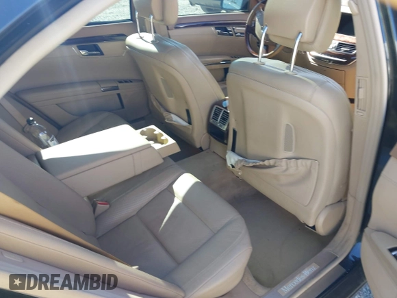 2013 Mercedes-Benz S S 550 with VIN WDDNG9EB5DA526856, listed as a IAAI auction lot 41828939 with 130,544 mi miles. Bid and sale history available at carsss.com. Image 8.