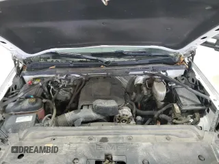 2018 GMC Sierra 2500HD SLE z VIN 1GT22SEG0JZ239825, wystawiony jako Copart lot #50648115 z przebiegiem 77 851 mil mil oraz Szkody całkowita. Historia ofert i sprzedaży dostępna na DreamBid. Obrazek 11.