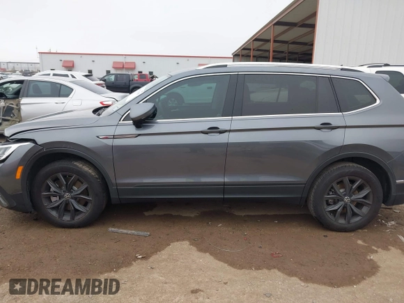 2024 Volkswagen Tiguan SE with VIN 3VV3B7AX2RM068498, listed as a IAAI auction lot 41531195 with 14,778 mi miles and . Bid and sale history available at DreamBid. Image 14.