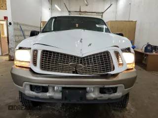 2003 Ford Excursion Eddie Bauer z VIN 1FMNU45S03EB25000, wystawiony jako Copart lot #78908554 z przebiegiem 110 284 mil mil oraz Szkoda całkowita • Salvage title. Historia ofert i sprzedaży dostępna na DreamBid. Obrazek 5.