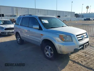 2008 Honda Pilot SE z VIN 5FNYF28398B026752, wystawiony jako IAAI lot #41953328 z przebiegiem 231 375 mil mil oraz . Historia ofert i sprzedaży dostępna na DreamBid. Obrazek 1.