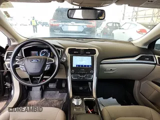 2020 Ford Fusion SE z VIN 3FA6P0LU9LR177063, wystawiony jako IAAI lot #42843880 z przebiegiem 51 258 mil mil oraz . Historia ofert i sprzedaży dostępna na DreamBid. Obrazek 13.