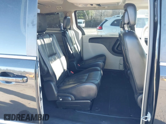2011 Chrysler Town & Country Touring L z VIN 2A4RR8DG6BR803563, wystawiony jako IAAI lot #40921680 z przebiegiem 59 881 mil mil oraz . Historia ofert i sprzedaży dostępna na DreamBid. Obrazek 8.