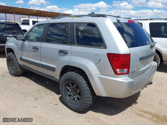 2005 Jeep Grand Cherokee Laredo with VIN 1J4GR48K15C542354, listed as a IAAI auction lot 41940355 with 158,065 mi miles. Bid and sale history available at carsss.com. Image 3.