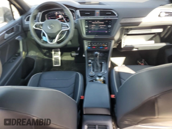 2024 Volkswagen Tiguan SEL R-Line с VIN 3VV4B7AX0RM116455, выставлен на аукционе Copart как лот 44221505 с пробегом 15 977 миль миль и Списание • Salvage title. История ставок и продаж доступна на DreamBid. Изображение 8.