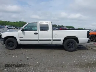 2001 Chevrolet Silverado 1500 LS with VIN 2GCEC19T811149987, listed as a IAAI auction lot 42116650 with 228,288 mi miles and . Bid and sale history available at DreamBid. Image 15.