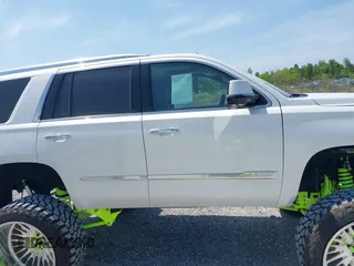 2020 Cadillac Escalade Luxury z VIN 1GYS3BKJ6LR124477, wystawiony jako IAAI lot #42042960 z przebiegiem 42 854 mil mil oraz . Historia ofert i sprzedaży dostępna na DreamBid. Obrazek 13.