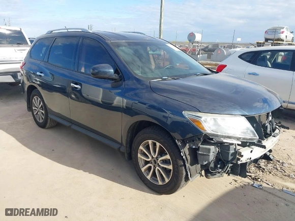 2015 Nissan Pathfinder Platinum with VIN 5N1AR2MM9FC668756, listed as a IAAI auction lot 41346842 with 105,875 mi miles. Bid and sale history available at carsss.com. Image 1.