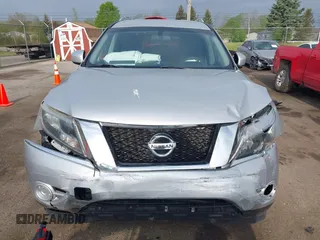 2015 Nissan Pathfinder S z VIN 5N1AR2MM7FC688083, wystawiony jako IAAI lot #42156969 z przebiegiem 99 752 mil mil oraz . Historia ofert i sprzedaży dostępna na DreamBid. Obrazek 12.