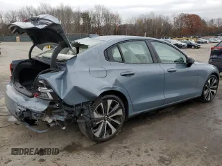 2022 Volvo S60 Momentum with VIN 7JRL12TZ2NG157674, listed as a Copart auction lot 75262073 with 23,682 mi miles. Bid and sale history available at carsss.com. Image 3.