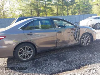 2017 Toyota Camry XLE z VIN 4T1BF1FKXHU389171, wystawiony jako IAAI lot #42202286 z przebiegiem 104 024 mil mil oraz . Historia ofert i sprzedaży dostępna na DreamBid. Obrazek 13.
