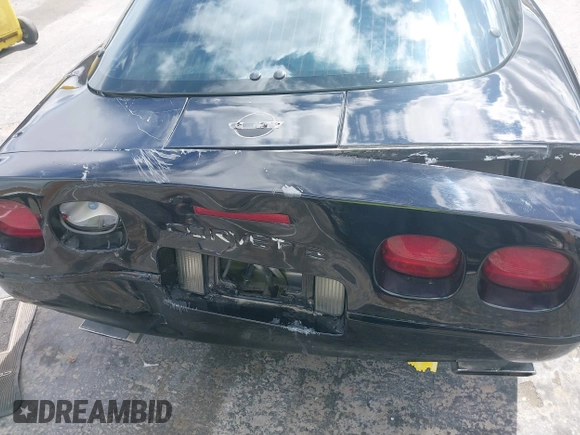 1992 Chevrolet Corvette z VIN 1G1YY23P7N5115133, wystawiony jako IAAI lot #41797315 z przebiegiem 138 579 mil mil oraz . Historia ofert i sprzedaży dostępna na DreamBid. Obrazek 6.