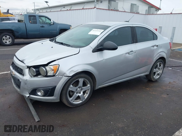 2015 Chevrolet Sonic LTZ z VIN 1G1JE5SB4F4108360, wystawiony jako IAAI lot #41526362 z przebiegiem 157 226 mil mil oraz . Historia ofert i sprzedaży dostępna na DreamBid. Obrazek 18.