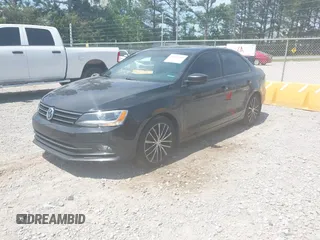2016 Volkswagen Jetta Sport z VIN 3VWD17AJ9GM259251, wystawiony jako IAAI lot #42061241 z przebiegiem 183 325 mil mil oraz . Historia ofert i sprzedaży dostępna na DreamBid. Obrazek 17.