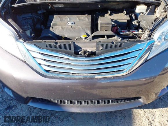 2011 Toyota Sienna XLE with VIN 5TDDK3DC8BS009739, listed as a IAAI auction lot 41638710 with 235,396 mi miles. Bid and sale history available at carsss.com. Image 10.