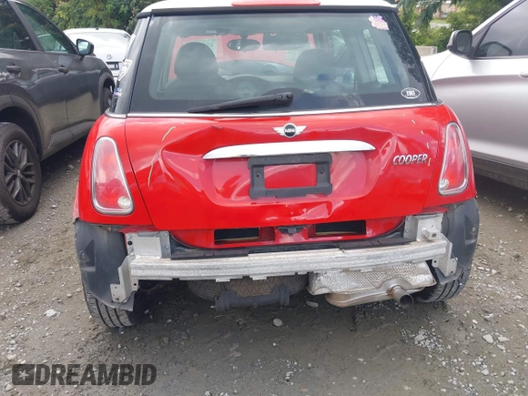 2006 MINI Hardtop with VIN WMWRC33596TK67276, listed as a IAAI auction lot 42488546 with 41,229 mi miles and . Bid and sale history available at DreamBid. Image 6.